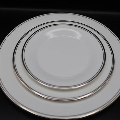 Royal DOULTON English Fine Bone China - 56 Piece Set