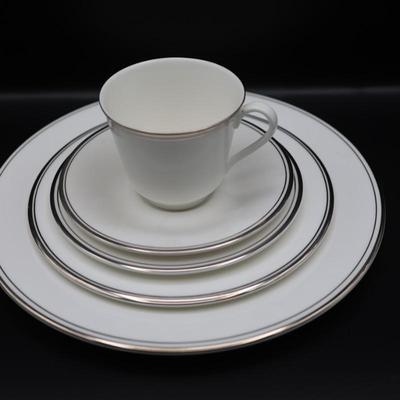 Royal DOULTON English Fine Bone China - 56 Piece Set