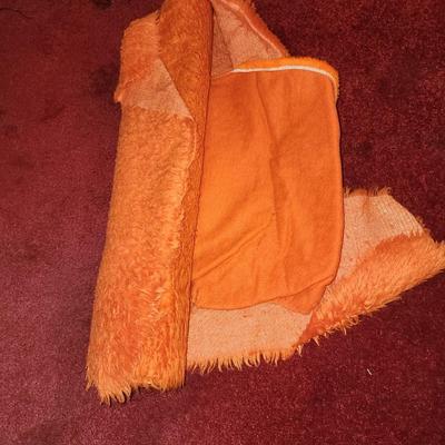 Vintage orange bath mat. Toilet seat cover