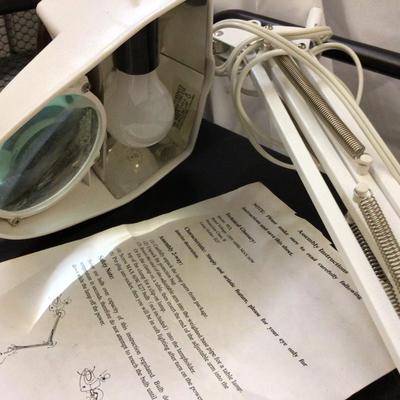 Wall Mount or Table Mount Lighted Magnify Glass.