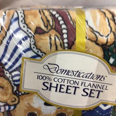 NIB Full Set Sheets and Crochet Runner