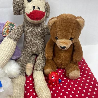 Lot of 4 stuffs - Bears and Sock Monkey on red & white pillowcase