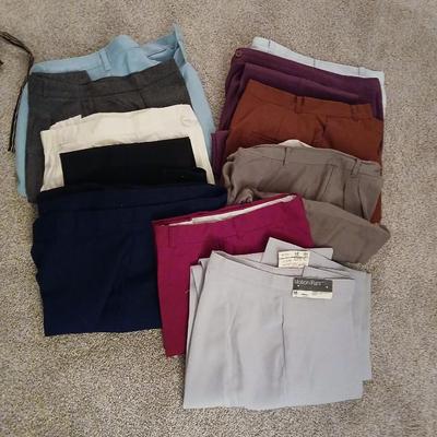 Women's vintage slacks / pants and capri's Size 16 - Bending easy - Motion Pant new with tags