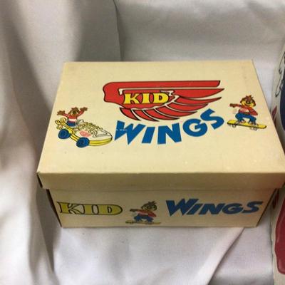 Snoboy Cardboard Box and Kid Wings Show Box