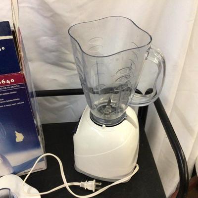 Nice Oster 10 Speed Blender. In like New Condition.
