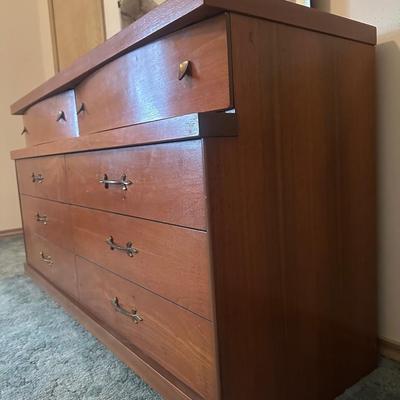 Vintage Bassett Solid Dresser with Original Mirror
