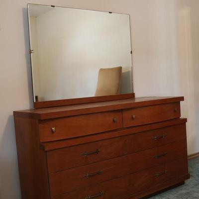 Vintage Bassett Solid Dresser with Original Mirror