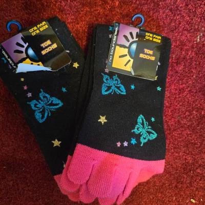Toe socks