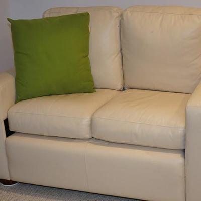 APARTMENT SIZE IVORY COLORED LEATHER TWO SEAT SOFA SLEEPER