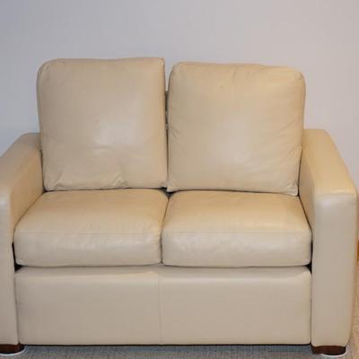 APARTMENT SIZE IVORY COLORED LEATHER TWO SEAT SOFA SLEEPER