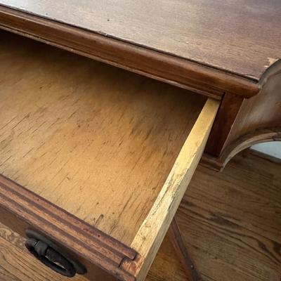 1 DRAWER ACCENT TABLE