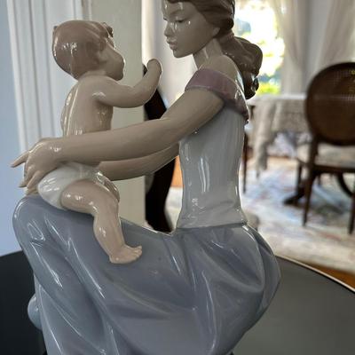 LLADRO ONE FOR YOU ONE FOR ME MOTHER FIGURINE