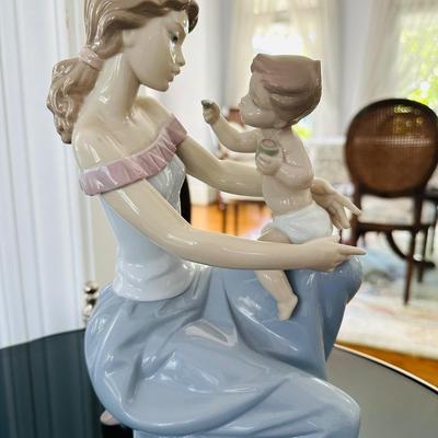 LLADRO ONE FOR YOU ONE FOR ME MOTHER FIGURINE