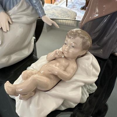 LLADRO NAO NATIVITY SCENE