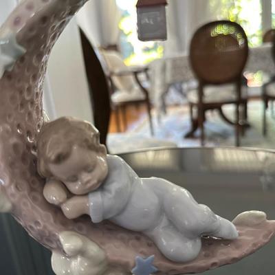 LLADRO HEAVENLY SLUMBER FIGURINE
