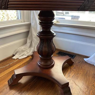 INLAID ROUND ACCENT TABLE