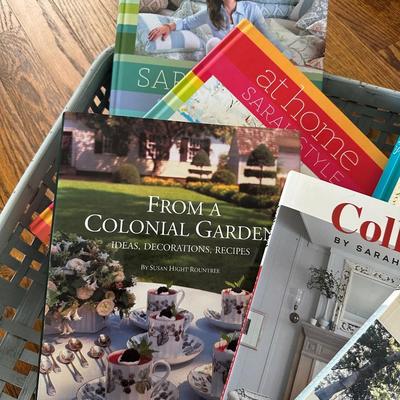 DECORATING BOOKS MAGAZINES