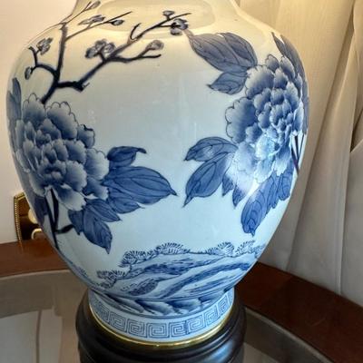 BLUE WHITE GINGER JAR LAMP
