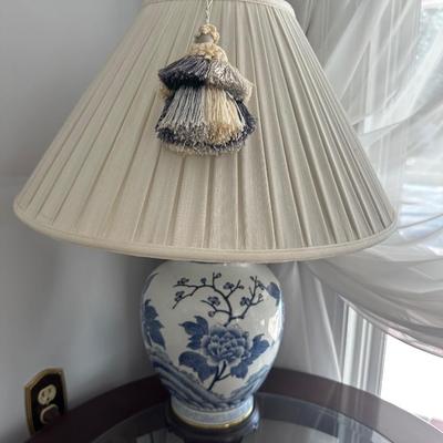 BLUE WHITE GINGER JAR LAMP