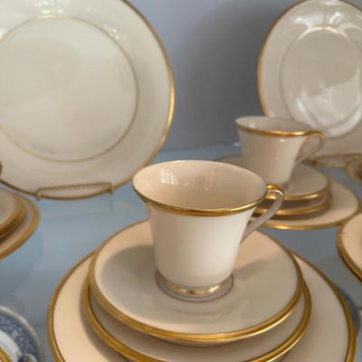 LENOX ETERNAL CHINA SET