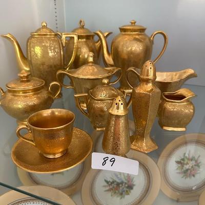 GOLD SERVING TABLE TOP PIECES