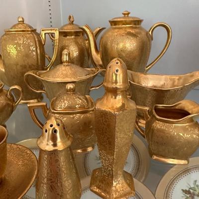 GOLD SERVING TABLE TOP PIECES