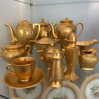 GOLD SERVING TABLE TOP PIECES