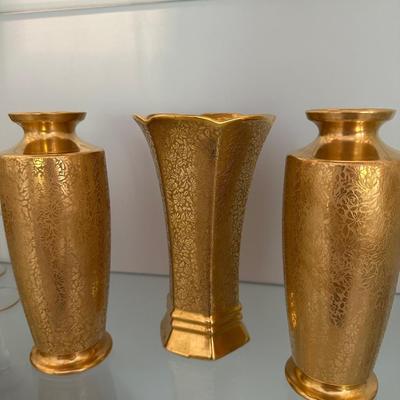 GOLD RIMMED STEMWARE LOT