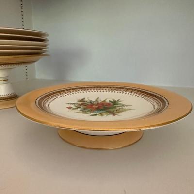 ROYAL WORCHESTER PLATE SET