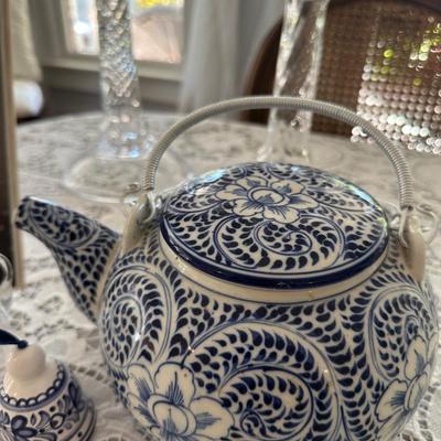 CRYSTAL, BLUE WHITE DÉCOR LOT