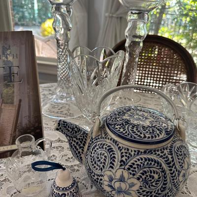 CRYSTAL, BLUE WHITE DÉCOR LOT