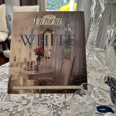 CRYSTAL, BLUE WHITE DÉCOR LOT