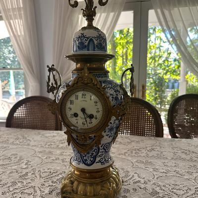 DELFT PORCELAIN MANTLE CLOCK