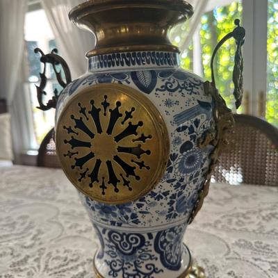 DELFT PORCELAIN MANTLE CLOCK