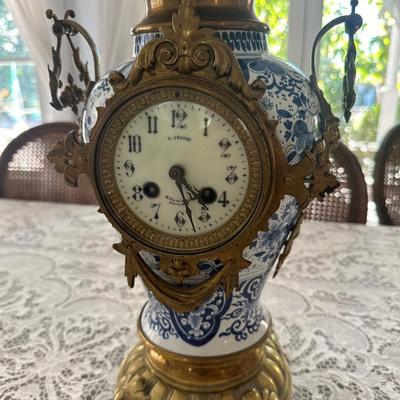 DELFT PORCELAIN MANTLE CLOCK
