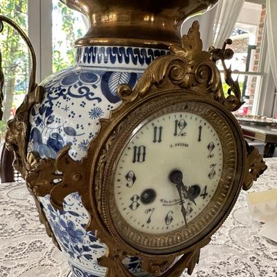 DELFT PORCELAIN MANTLE CLOCK