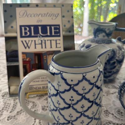 BLUE WHITE DÉCOR LOT