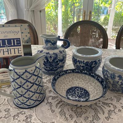 BLUE WHITE DÉCOR LOT