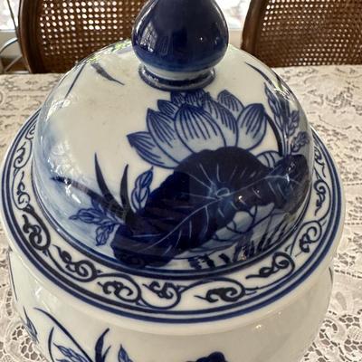 WILLIAMS SONOMA BLUE WHITE LIDDED JAR