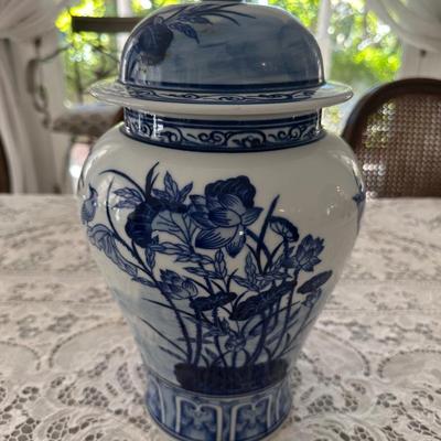 WILLIAMS SONOMA BLUE WHITE LIDDED JAR