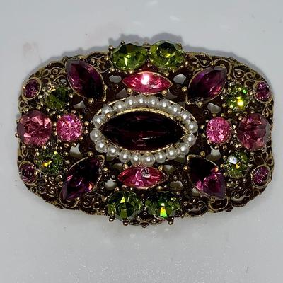 Beautiful Vintage Costume Jewelry Brooch/Pin