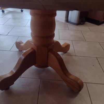 Round Oak Pedestal Table