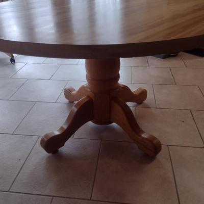 Round Oak Pedestal Table