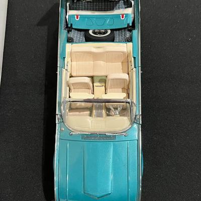 Danbury Mint 1961 Ford Thunderbird Convertible