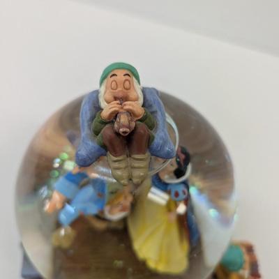 Vintage Snow White & The Seven Dwarfs Snow Globe Musical