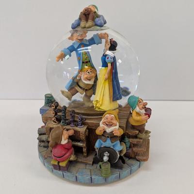Vintage Snow White & The Seven Dwarfs Snow Globe Musical