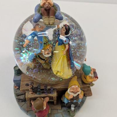 Vintage Snow White & The Seven Dwarfs Snow Globe Musical