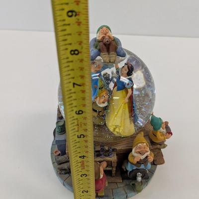 Vintage Snow White & The Seven Dwarfs Snow Globe Musical