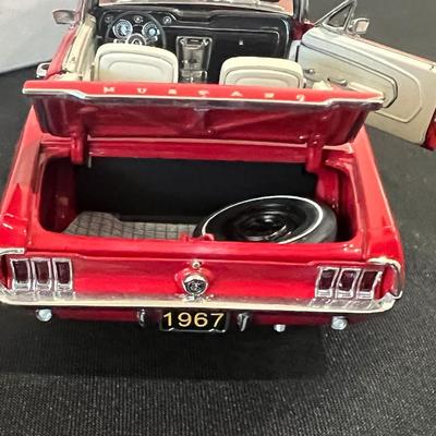 Danbury Mint 1967 Ford Mustang Convertible