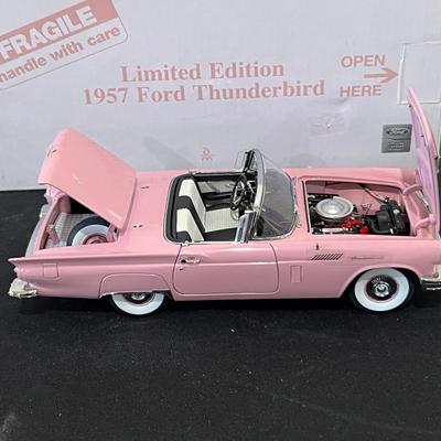 Danbury Mint LE 1957 Ford Thunderbird Convertible